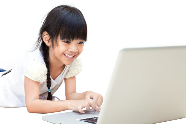 Kids-using-Internet-w630